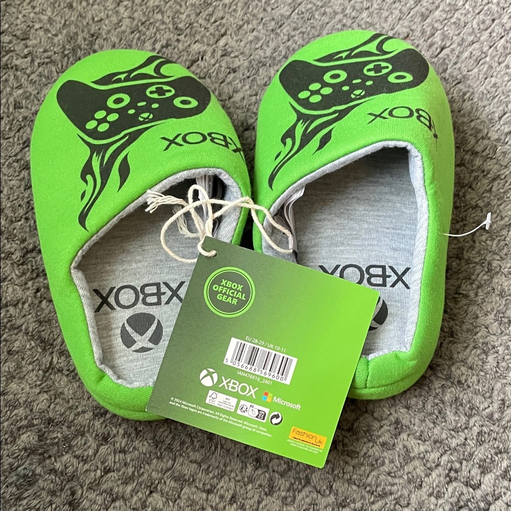 New With Tags Microsoft Xbox Green and Gray Slippers Child’s Size 28/29